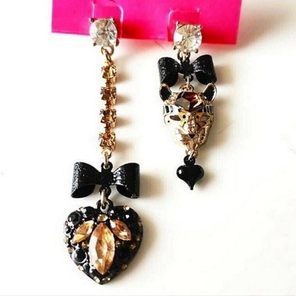 New Vintage! BETSEY JOHNSON Hollywood Glam Leopard Tiger Heart Dangle Earrings. - Picture 3 of 8